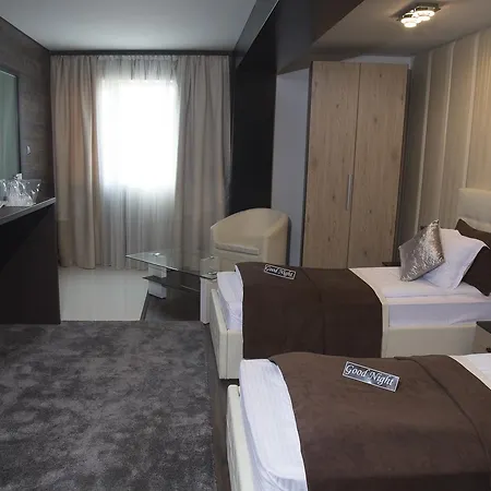 Acktion Deluxe Hotel *