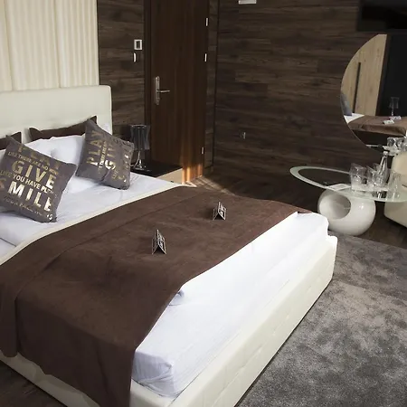 Acktion Deluxe Hotel