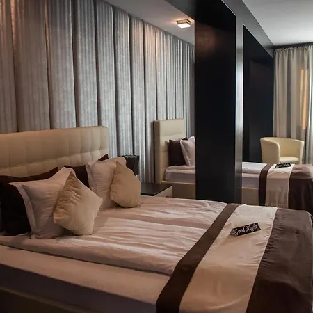 Acktion Deluxe Hotel *