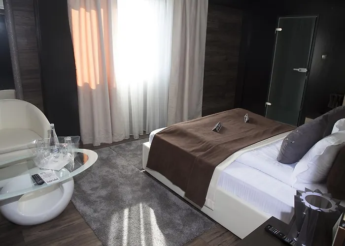 Hotel Acktion Deluxe *