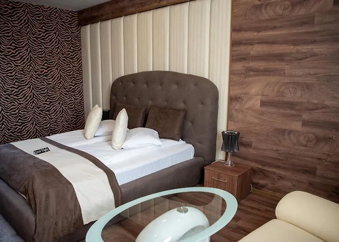 Acktion Deluxe Hotel